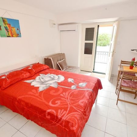 טיווט Leut Stone Residence חדר תמונה