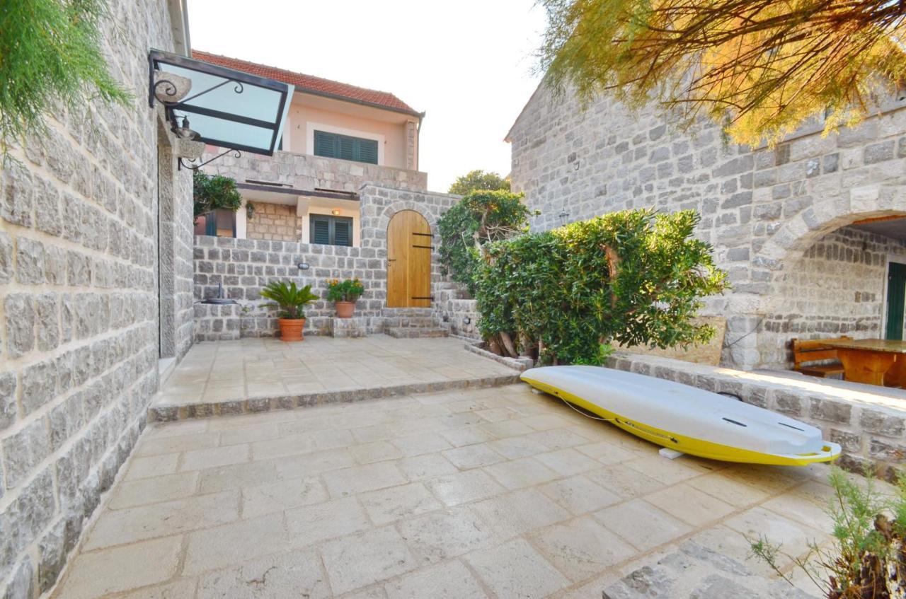 טיווט Leut Stone Residence מראה חיצוני תמונה