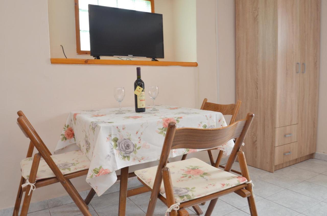 טיווט Leut Stone Residence מראה חיצוני תמונה
