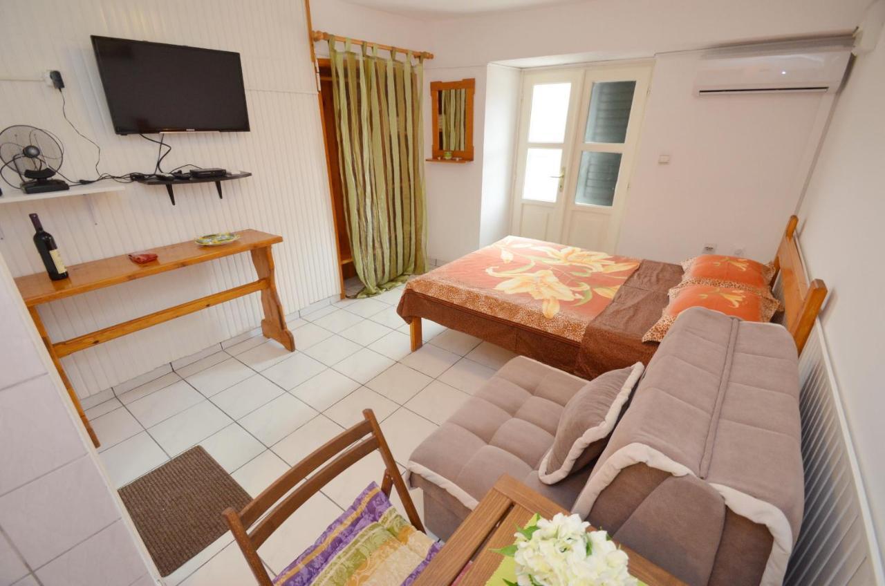 טיווט Leut Stone Residence מראה חיצוני תמונה