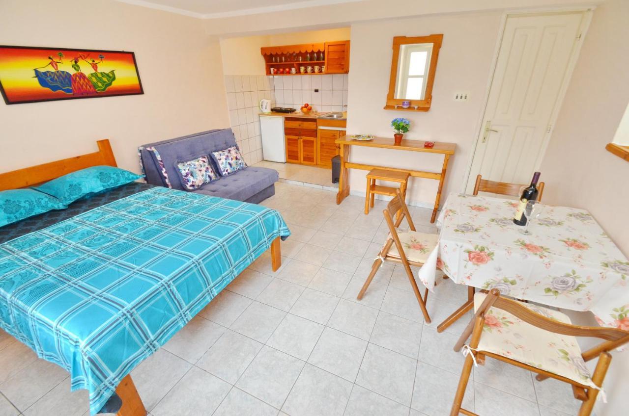 טיווט Leut Stone Residence מראה חיצוני תמונה