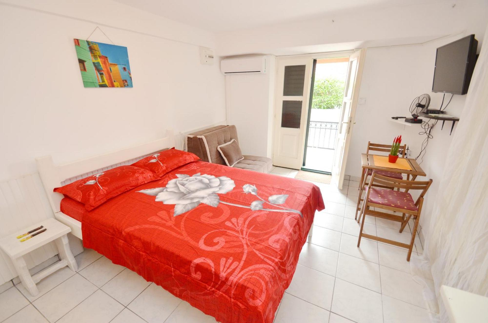 טיווט Leut Stone Residence חדר תמונה