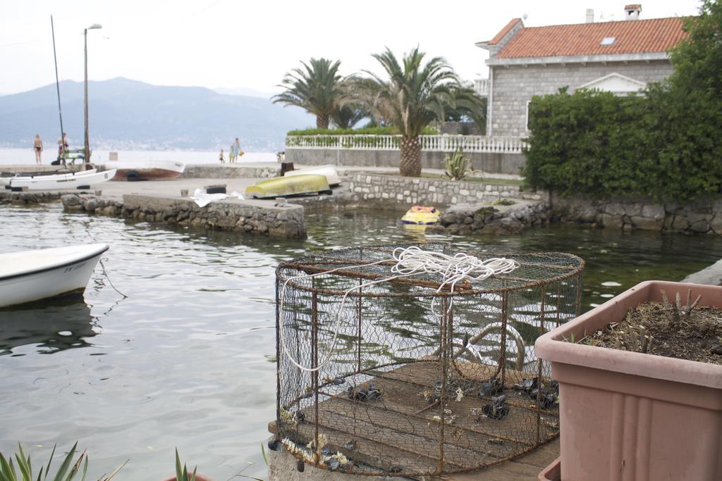 טיווט Leut Stone Residence מראה חיצוני תמונה